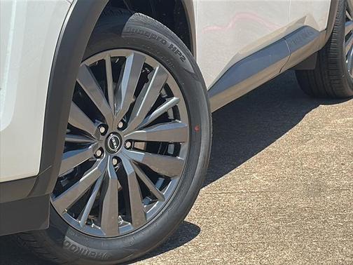 2025 Nissan Pathfinder SL FWD