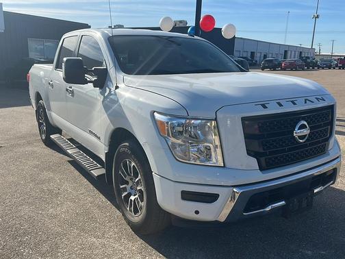 2021 Nissan Titan SV