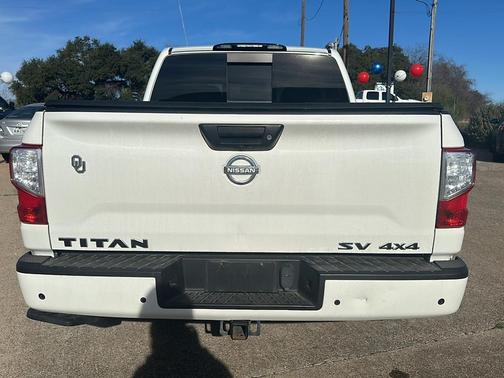 2021 Nissan Titan SV