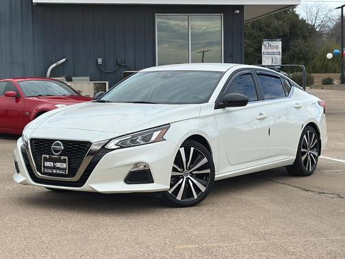 2022 Nissan Altima SR FWD