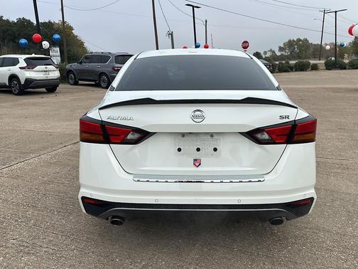 2022 Nissan Altima SR FWD