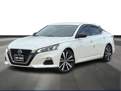 2022 Nissan Altima SR FWD