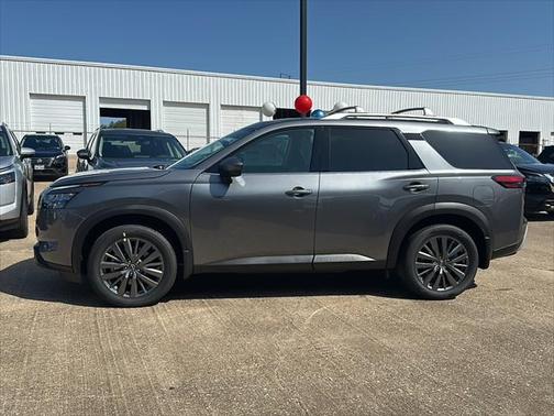 2025 Nissan Pathfinder SL FWD
