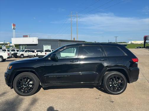 2022 Jeep Grand Cherokee Laredo