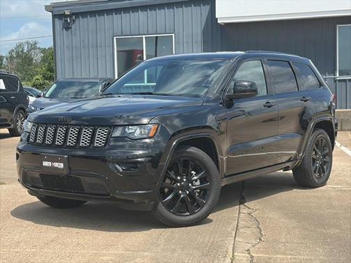 2022 Jeep Grand Cherokee Laredo
