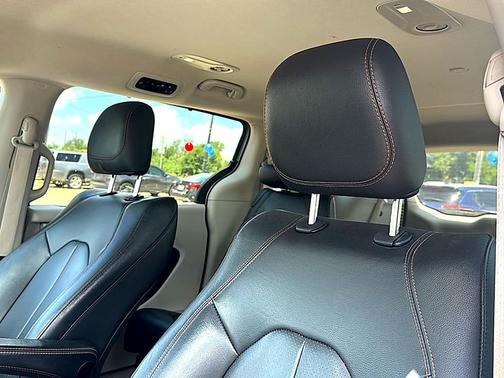 Billet Silver Metallic Clearcoat 2019 Chrysler Pacifica Touring L