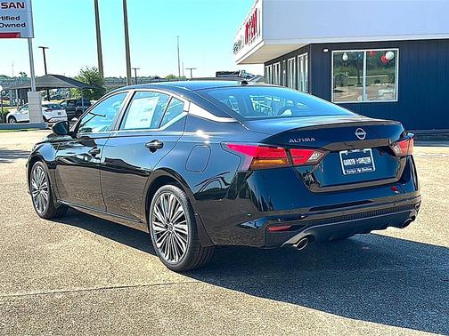 2026 Nissan Altima SV FWD