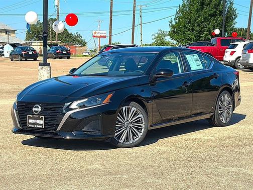 2026 Nissan Altima SV FWD