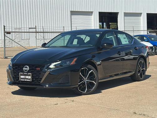 2025 Nissan Altima SR FWD