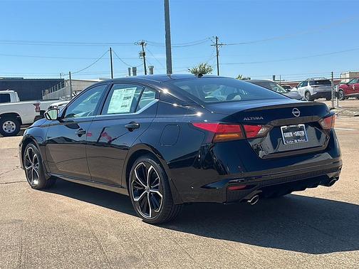 2025 Nissan Altima SR FWD