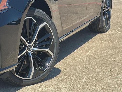 2025 Nissan Altima SR FWD