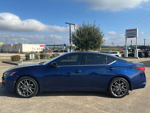 2023 Nissan Altima SR VC-Turbo FWD