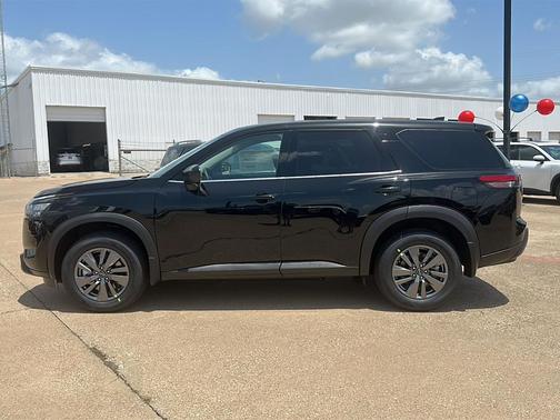 2025 Nissan Pathfinder S FWD