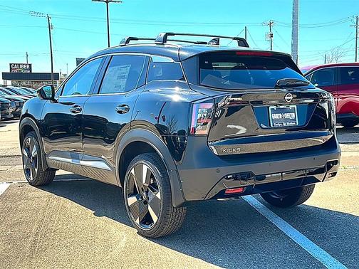 2026 Nissan Kicks SR