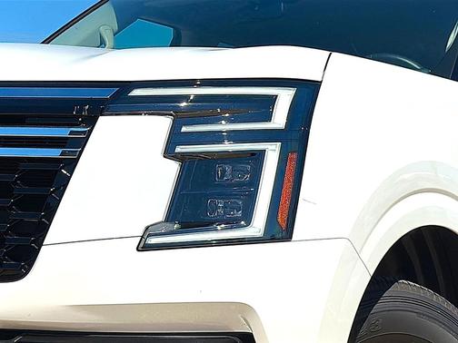 Aspen White Tricoat 2026 Nissan Armada SV