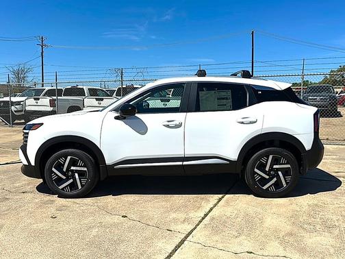 Fresh Powder 2026 Nissan Kicks SV