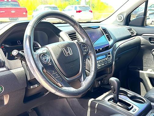 Modern Steel Metallic 2017 Honda Pilot EX-L