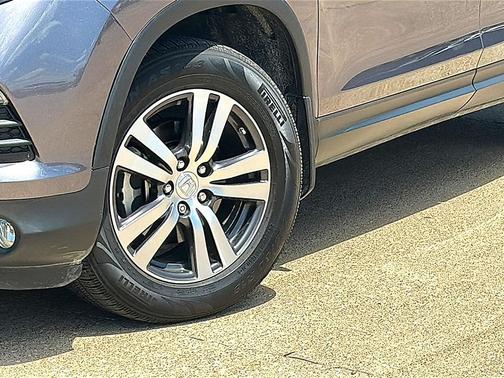 Modern Steel Metallic 2017 Honda Pilot EX-L