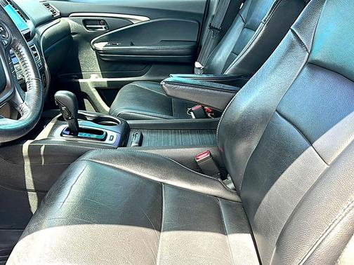 Modern Steel Metallic 2017 Honda Pilot EX-L