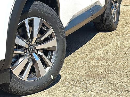 Everest White Pearl Tricoat 2026 Nissan Pathfinder SL