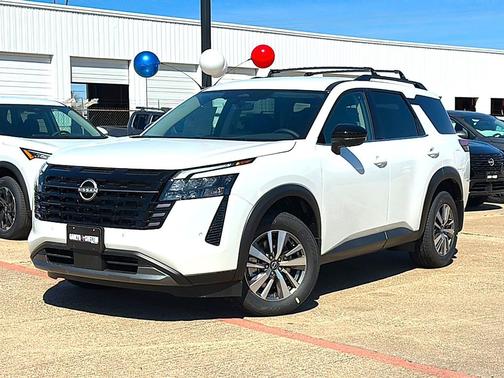 Everest White Pearl Tricoat 2026 Nissan Pathfinder SL