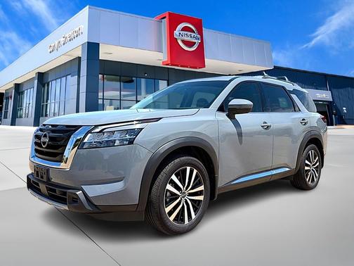 Boulder Gray Pearl 2024 Nissan Pathfinder Platinum FWD