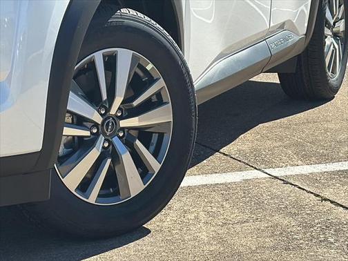 2025 Nissan Pathfinder SL FWD