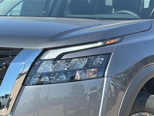 2025 Nissan Pathfinder SV FWD