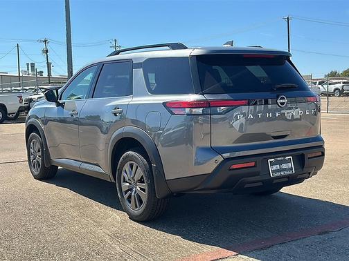 2025 Nissan Pathfinder SV FWD