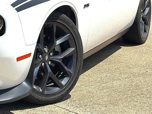 White Knuckle Clearcoat 2023 Dodge Challenger R/T