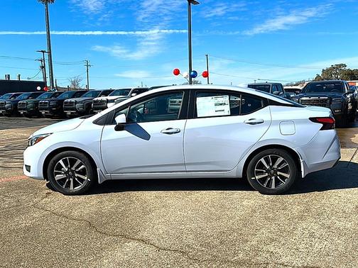 2025 Nissan Versa 1.6 SV