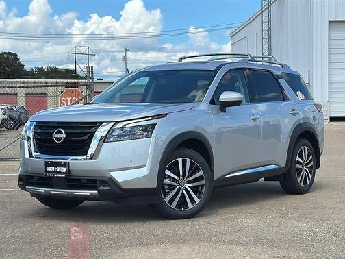 2025 Nissan Pathfinder Platinum FWD