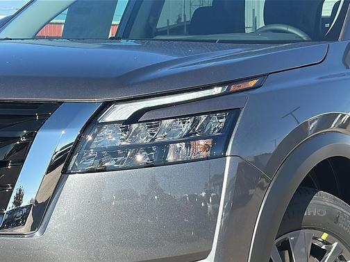 2025 Nissan Pathfinder SV FWD