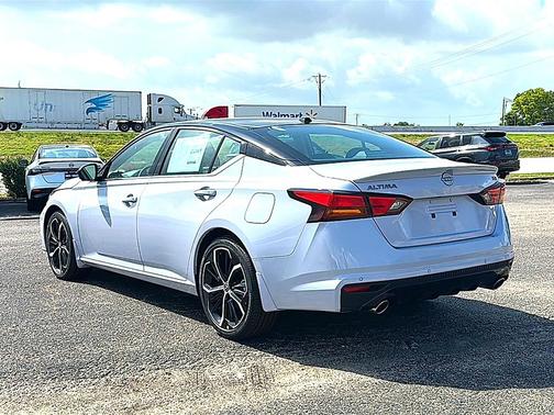2026 Nissan Altima SR FWD