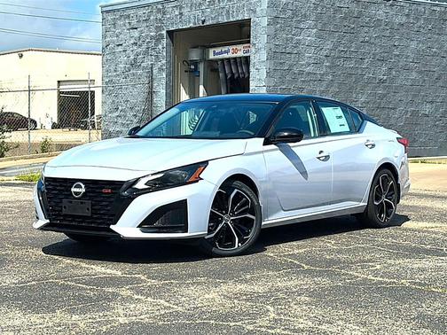 2026 Nissan Altima SR FWD