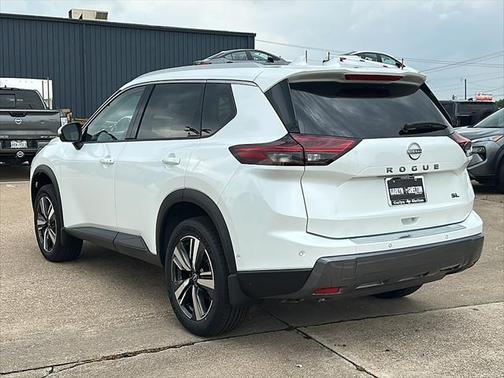 2025 Nissan Rogue SL