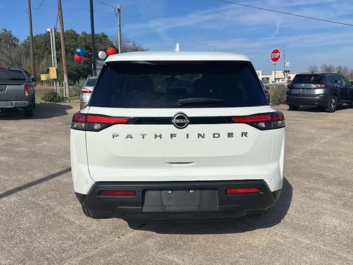 2022 Nissan Pathfinder S 2WD