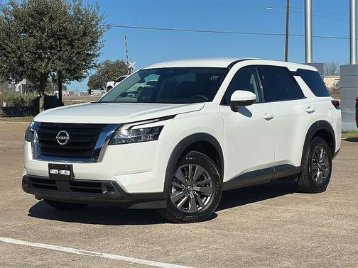 2022 Nissan Pathfinder S 2WD