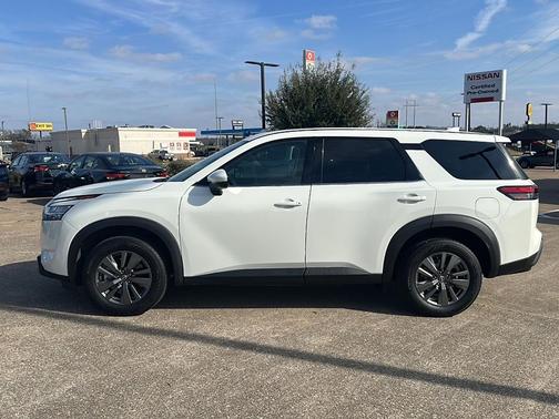 2022 Nissan Pathfinder S 2WD