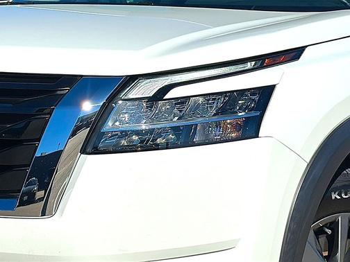 2022 Nissan Pathfinder S 2WD