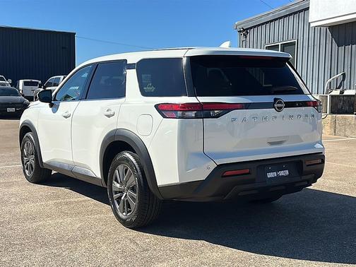 2022 Nissan Pathfinder S 2WD