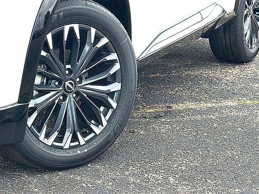 Everest White Pearl TriCoat 2026 Nissan Rogue Platinum