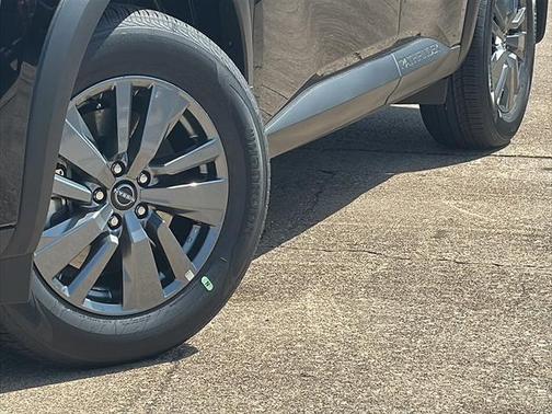 2025 Nissan Pathfinder S FWD