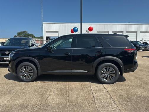2025 Nissan Pathfinder S FWD