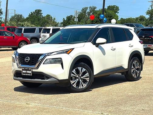 Pearl White Tricoat 2023 Nissan Rogue SV
