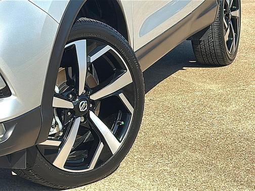 2021 Nissan Rogue Sport SL