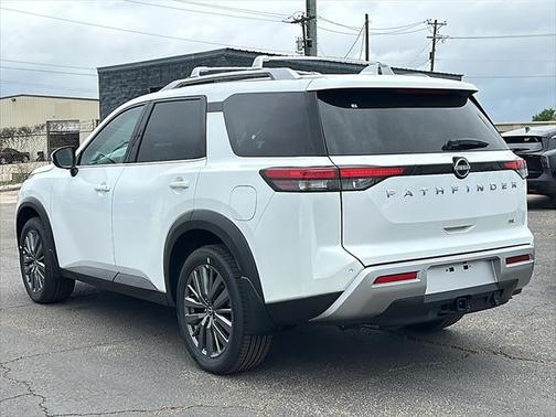 2025 Nissan Pathfinder SL FWD