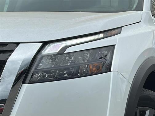 2025 Nissan Pathfinder SL FWD