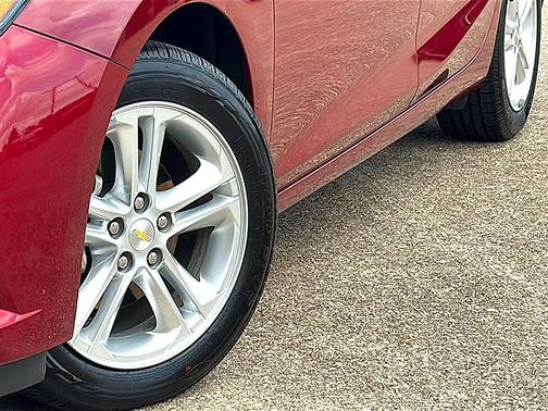 Red Hot 2018 Chevrolet Cruze LT