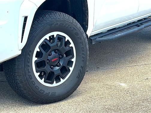 Ice Cap 2025 Toyota Tacoma SR